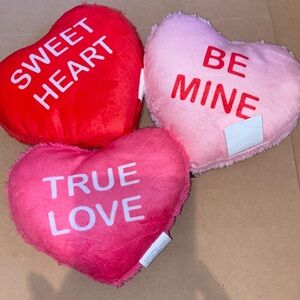 Dog (1) Valentines Plush Heart Squeaky Toys NWOT